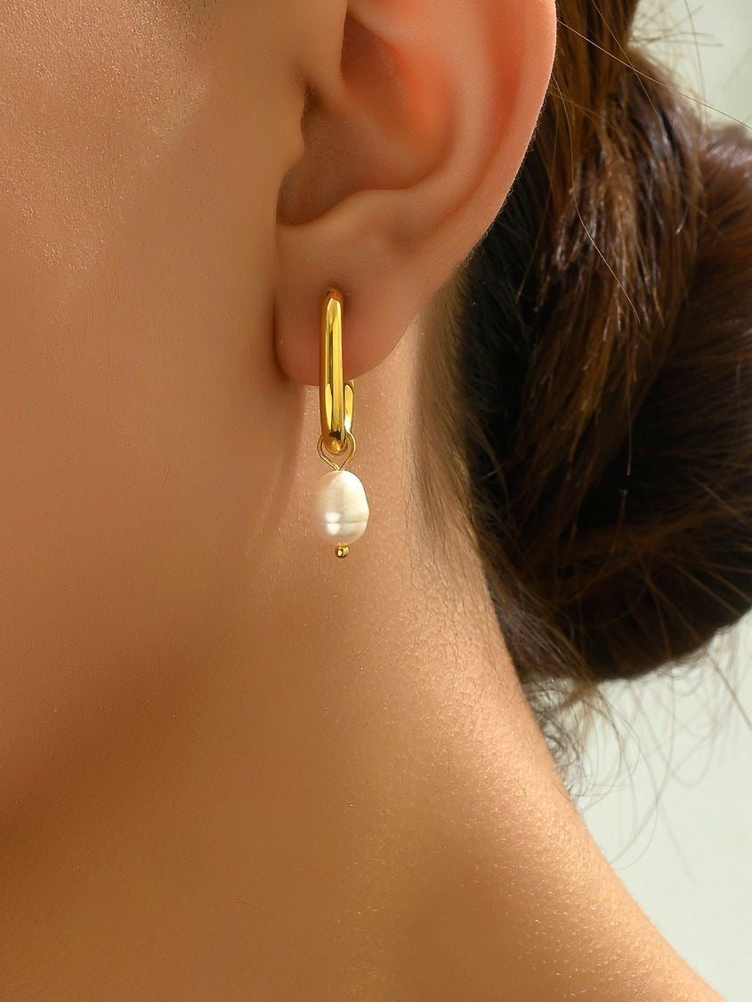 Oval Pearl Earrings